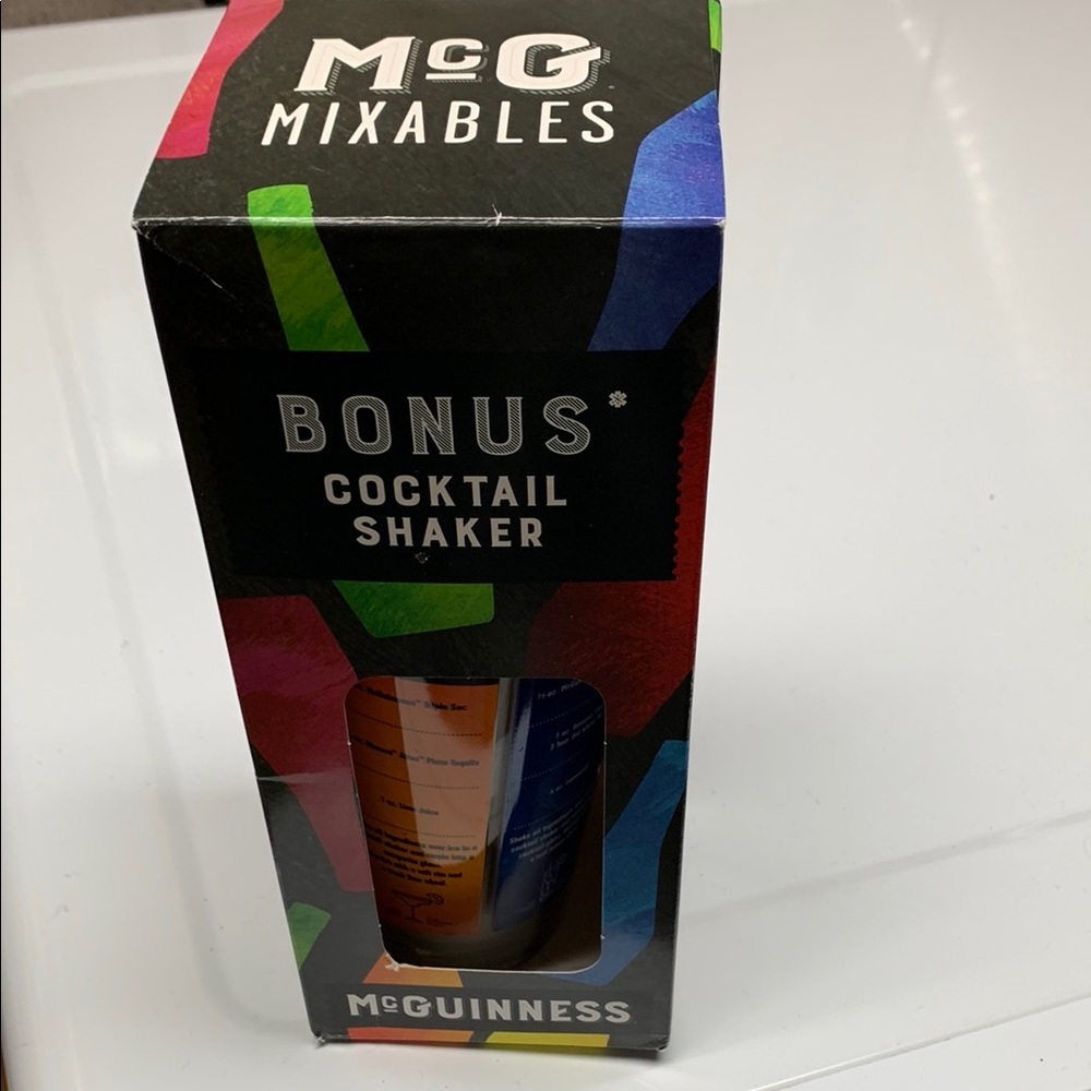 McGuinness Mixables Cocktail Shaker - with 6 coloured cocktail recipes NWOT